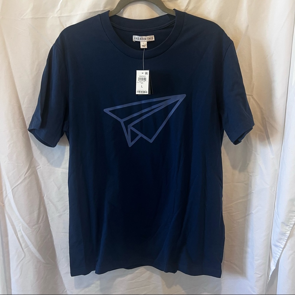 Simple graphic tee, paper airplane size large